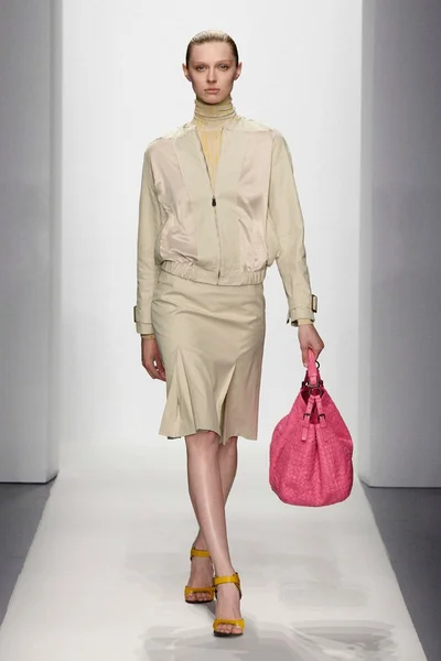 Look 1